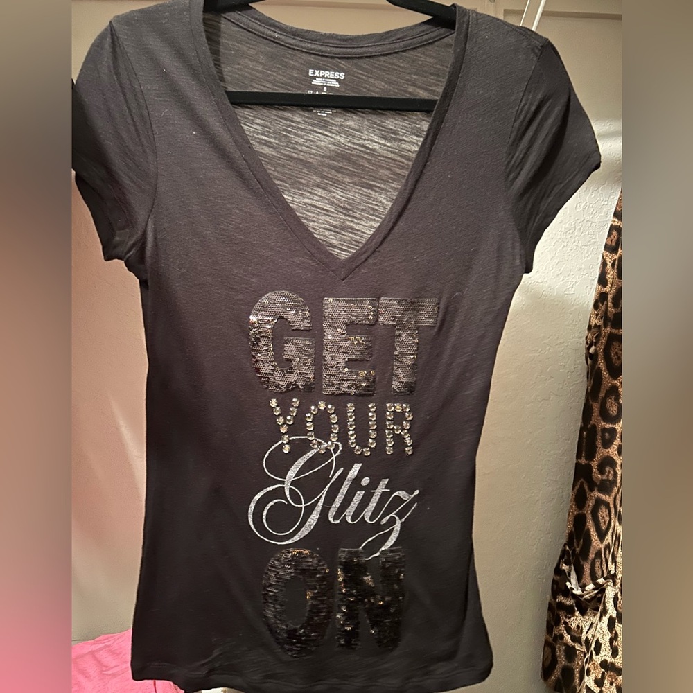 Express V-neck t-shirt